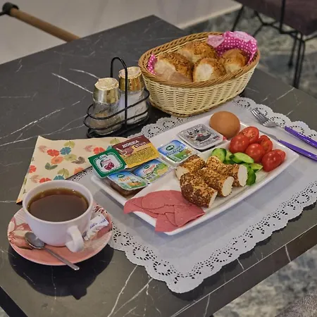 Kalıspera Oda ve Kahvaltı 3*